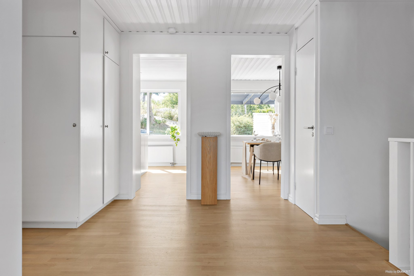 Hall mot kök och matplats Kantarellstigen 21