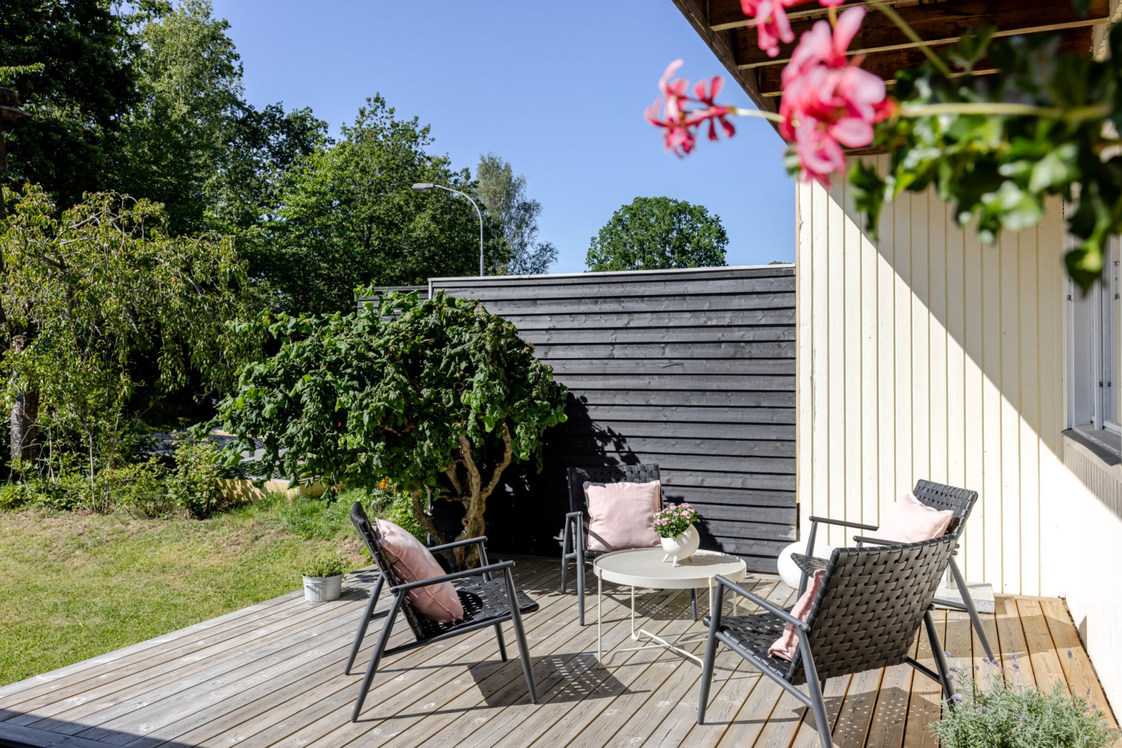 Uteplats framsida Toredalsvägen 65