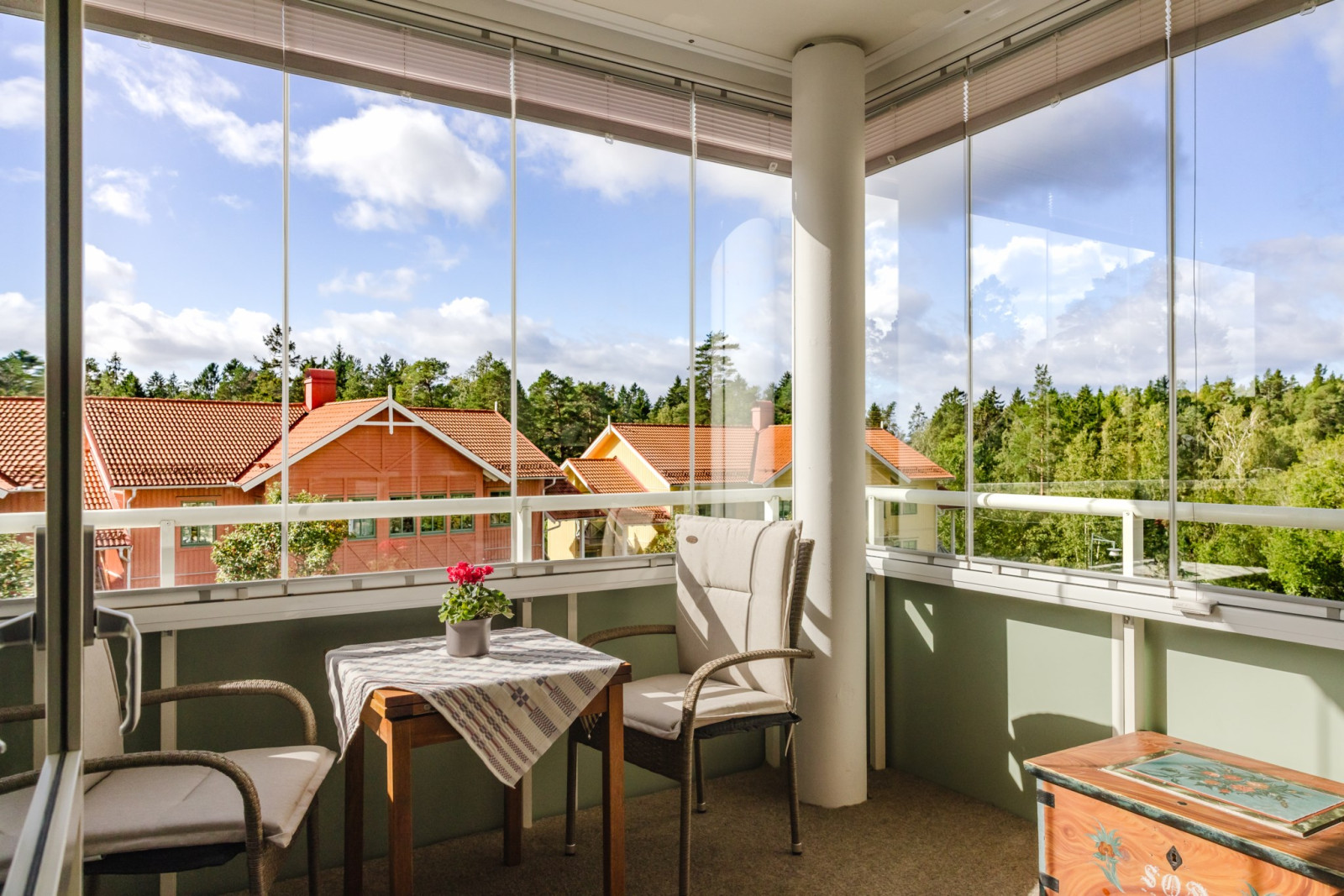 Inglasad balkong Skogsrovägen 3