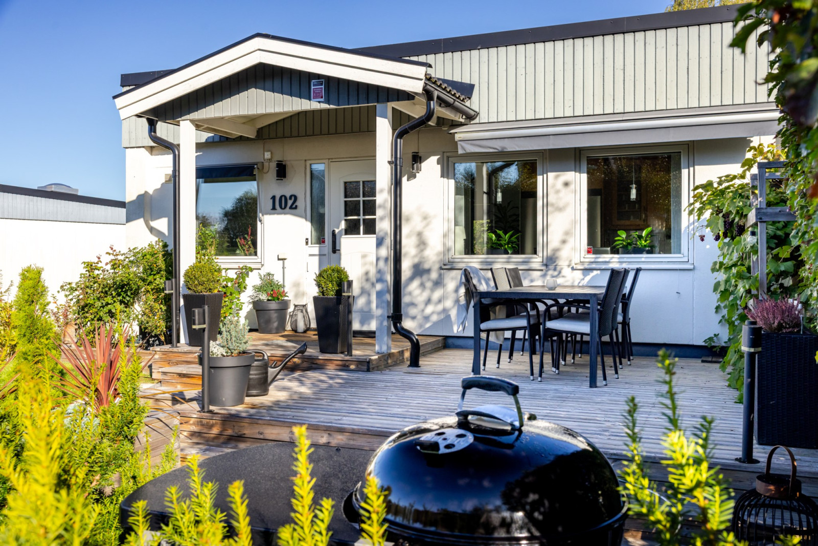 Uteplats på framsidan Fjärilstigen 102