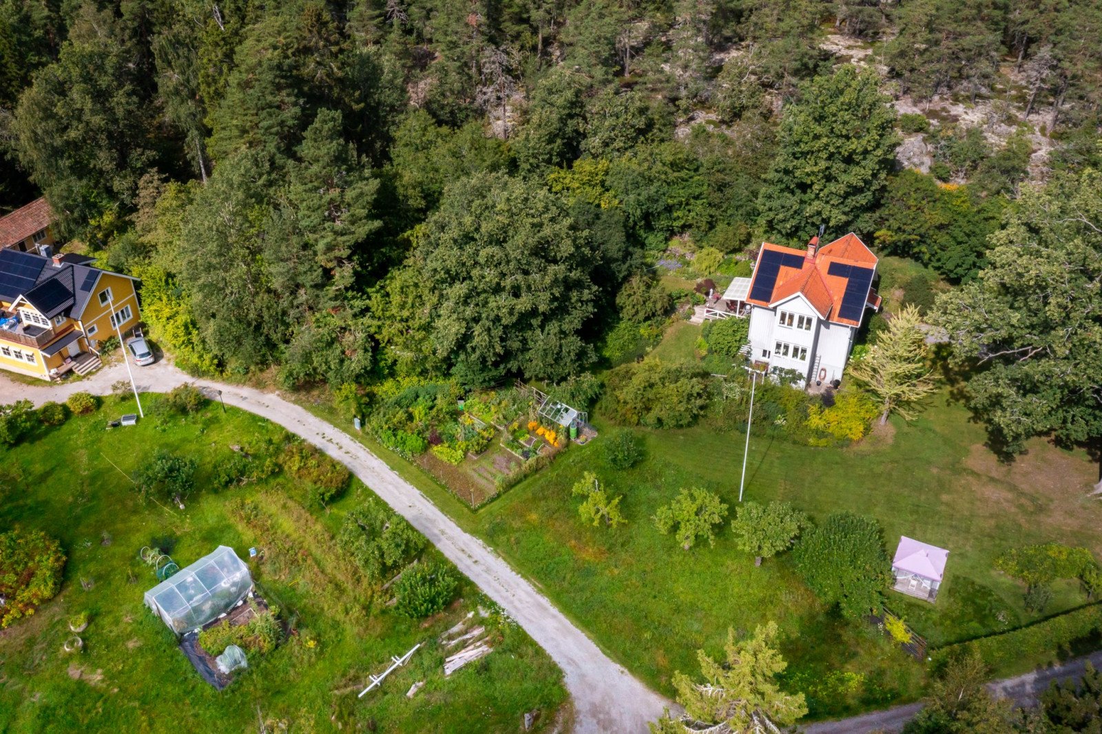 Trädgårdstomt Heliodalsvägen 8
