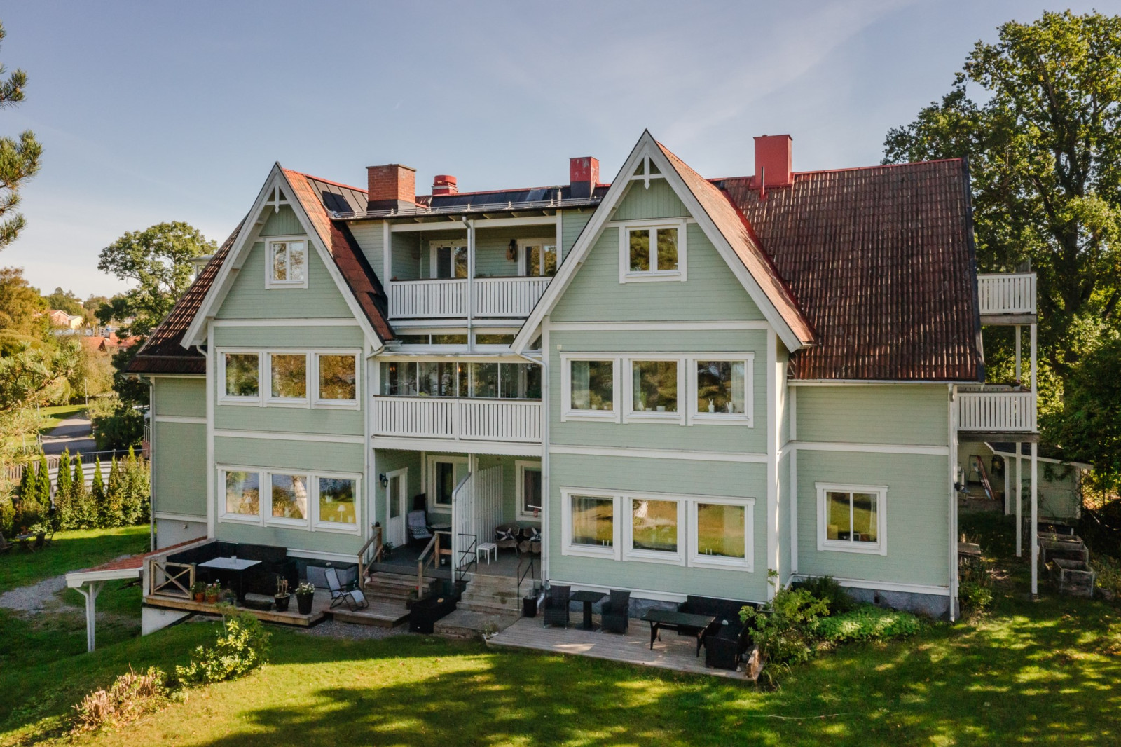 Balkong högst upp i huset Dånviksvägen 16B