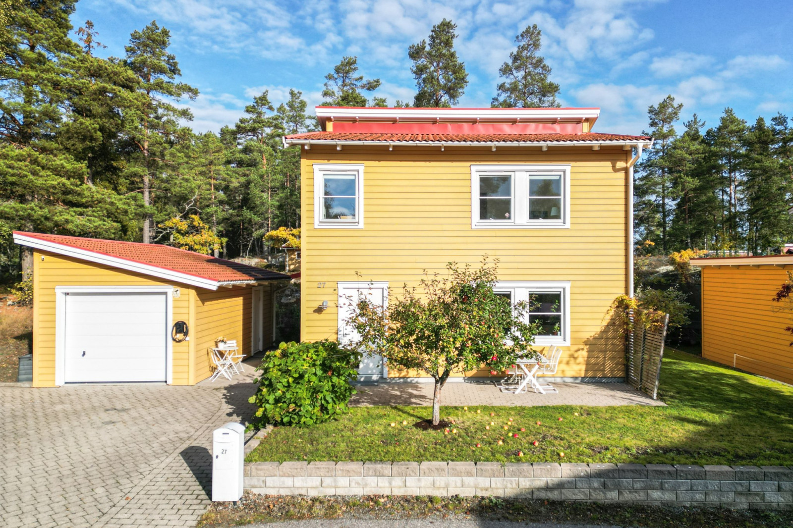 Välkommen till Lustigknoppsvägen 27 Lustigknoppsvägen 27