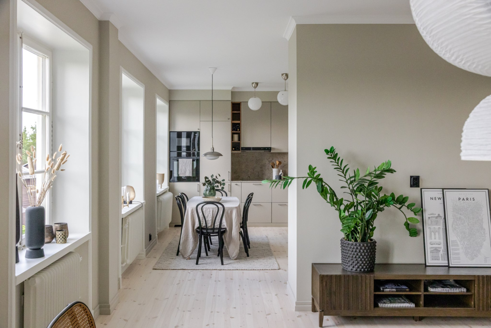 Vardagsrum mot matplats Vattentornsvägen 35