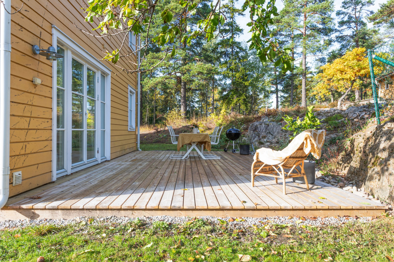 Insynsskyddad baksida Lustigknoppsvägen 27