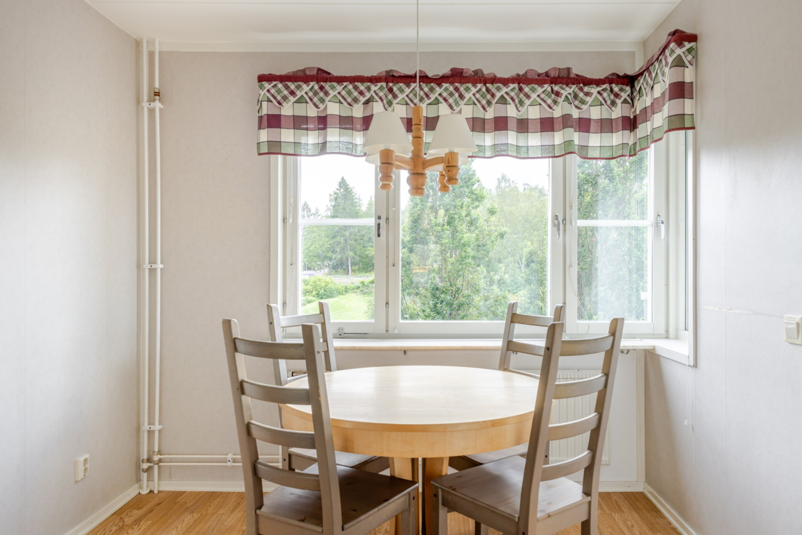 Matplats Säbytorgsvägen 8C