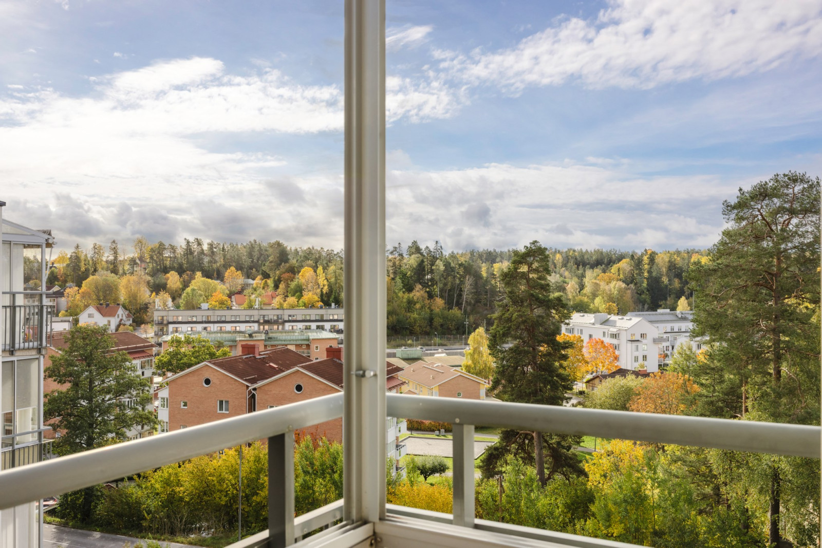 Utsikt från balkongen Rönningevägen 2A