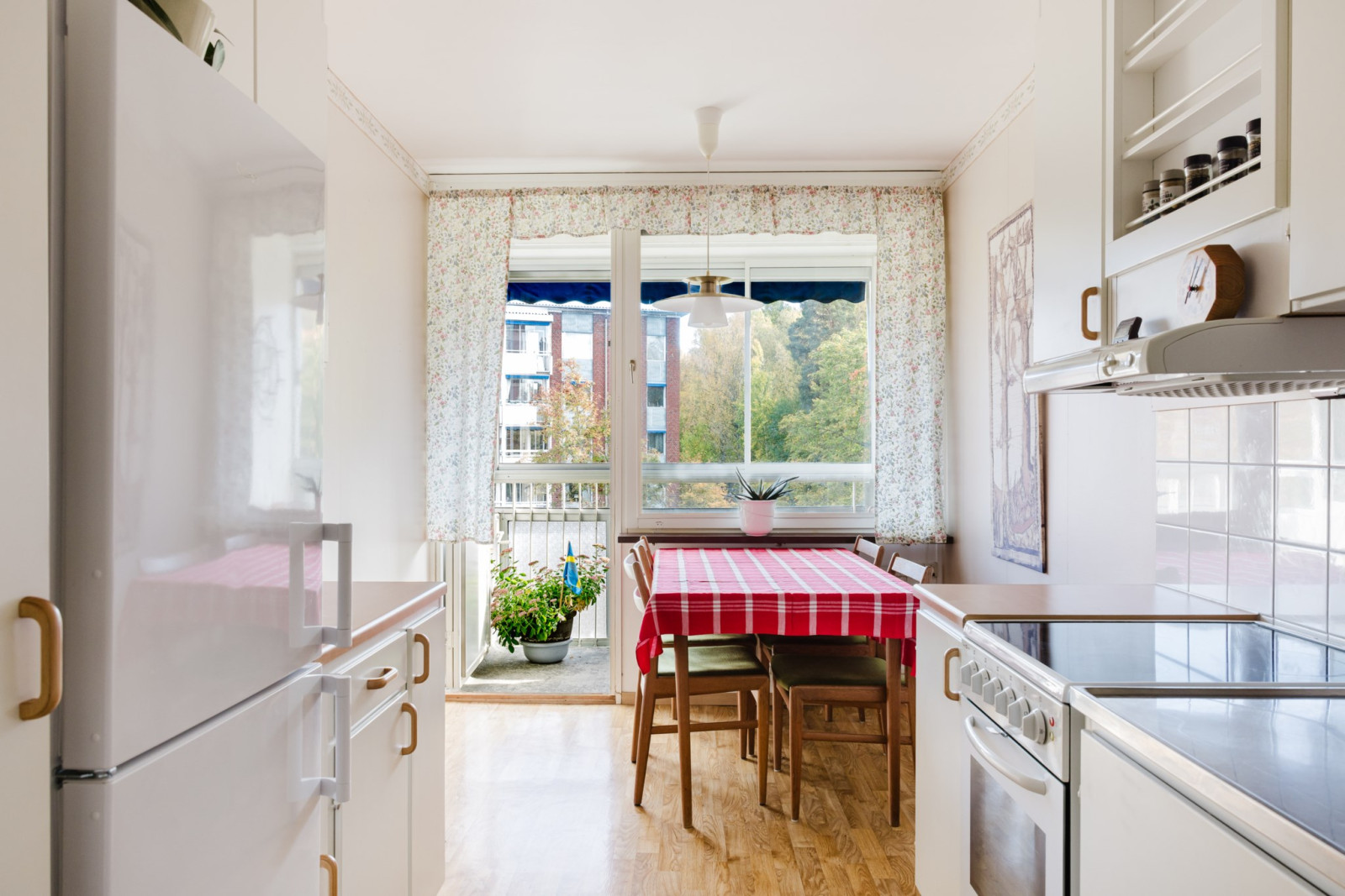 Kök Emanuel Birkes väg 2