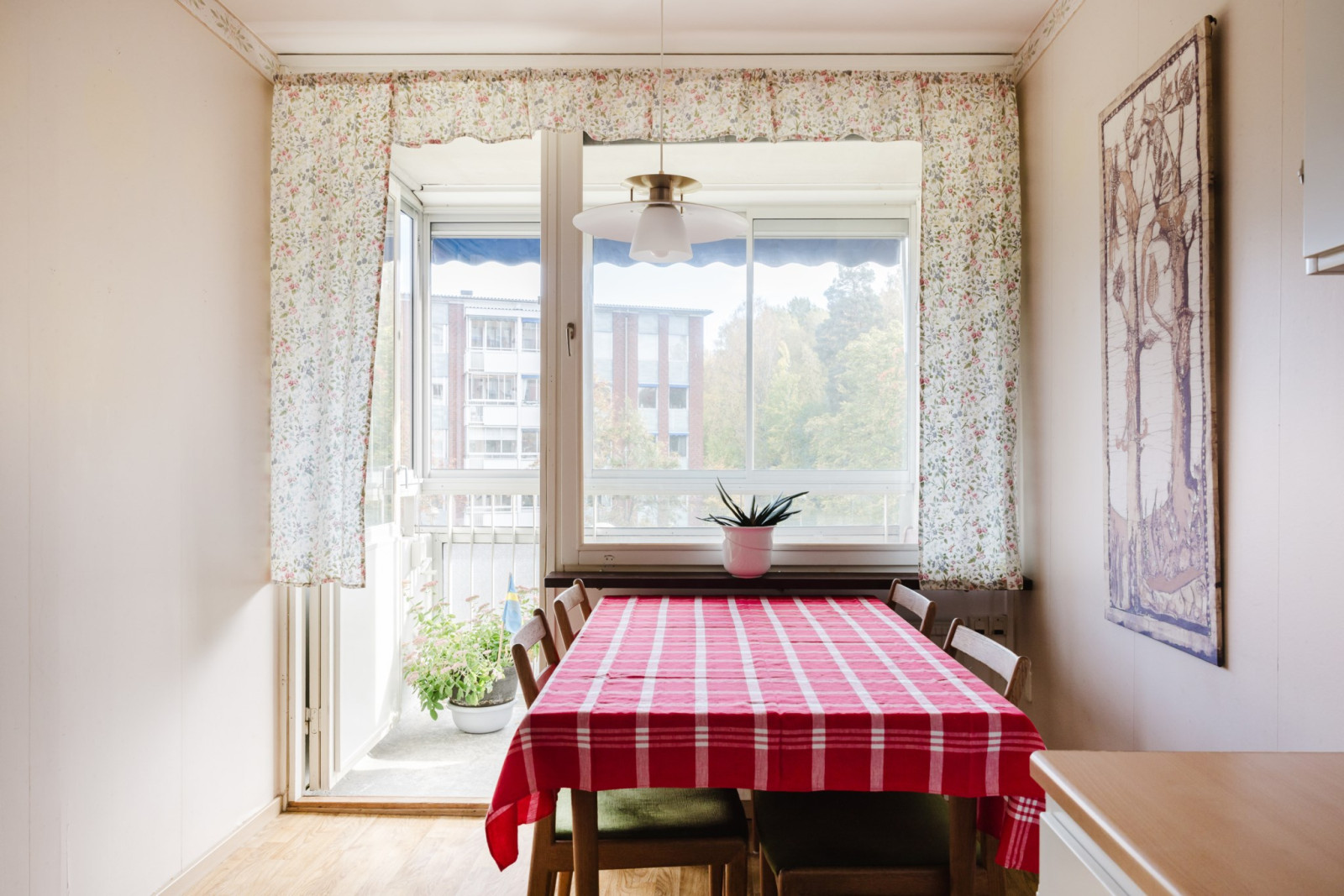 Matplats Emanuel Birkes väg 2