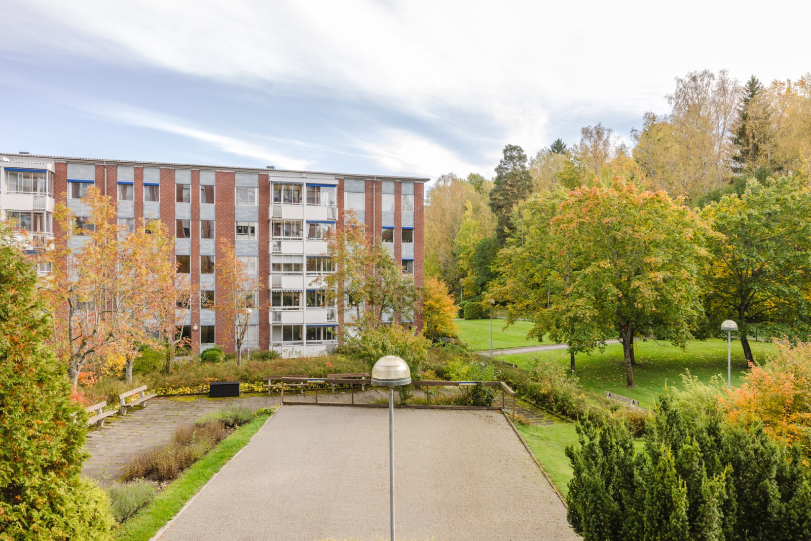 Innergård Emanuel Birkes väg 2