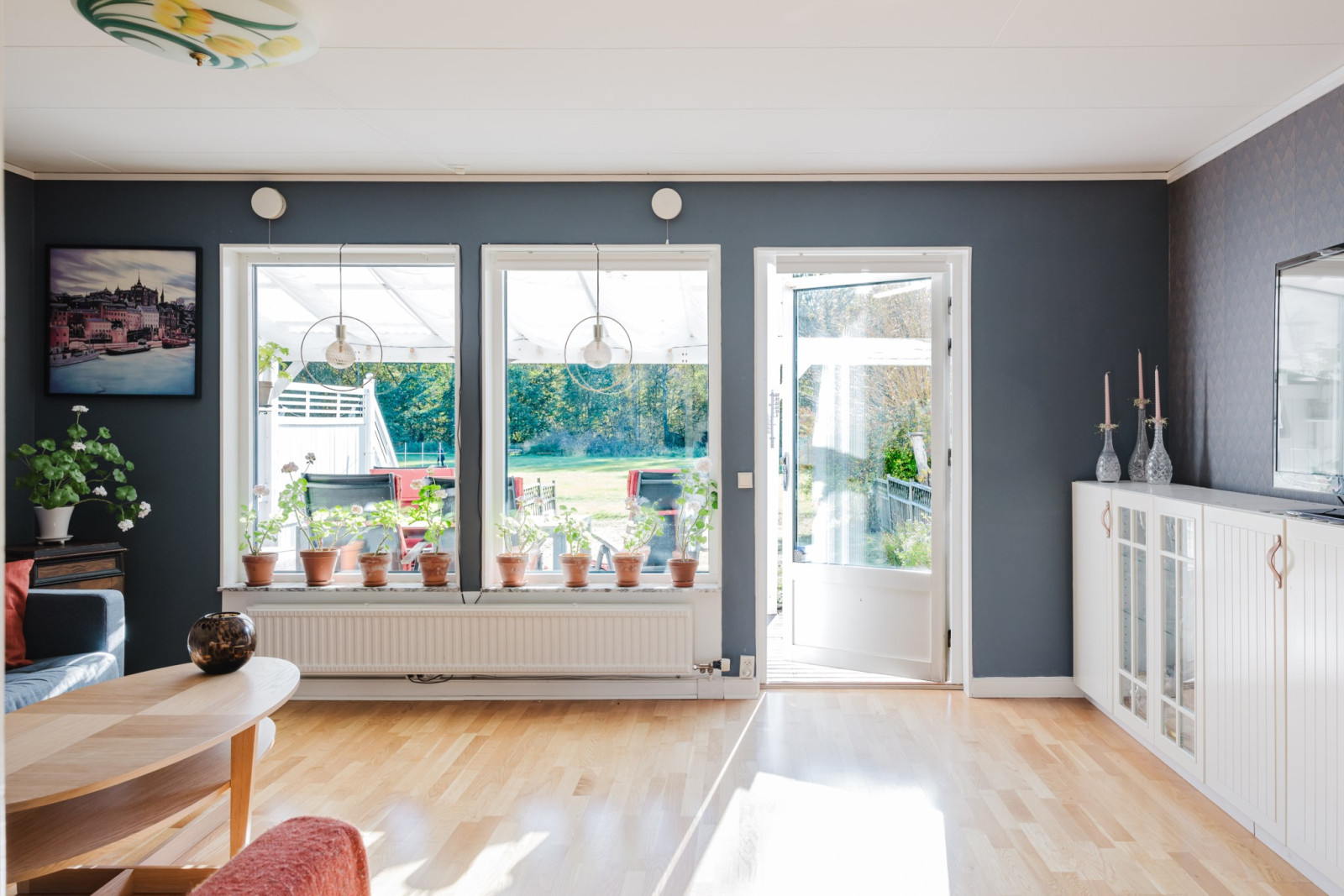 Stort fönsterparti och härligt ljusinsläpp Mosshagestigen 180