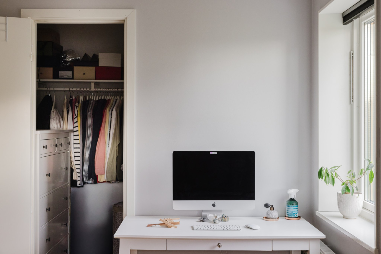 Master bedroom med klädkammare Vattentornsvägen 39A