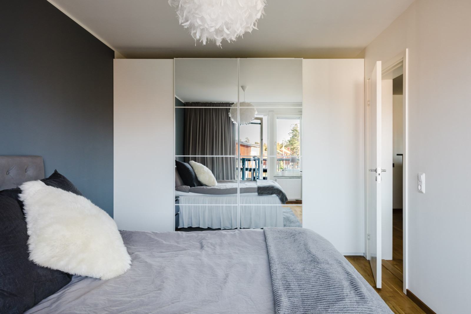 Gott om förvaring i garderober Sanatorievägen 23