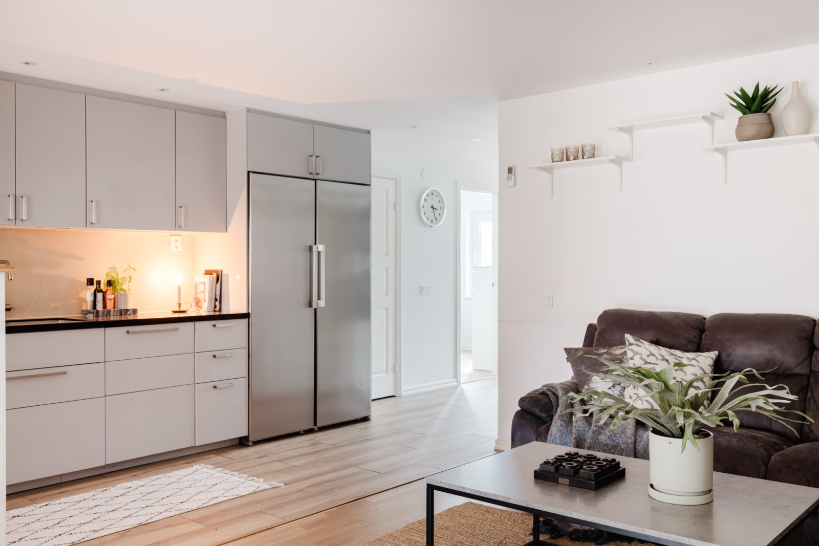 Del av vardagsrum och kök Blåbärsstigen 52