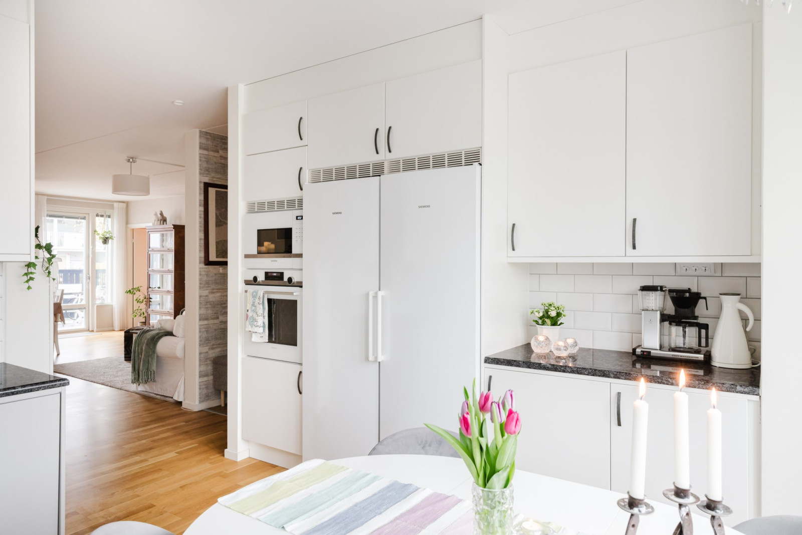 Kök mot vardagsrum Rönninge Torg 13