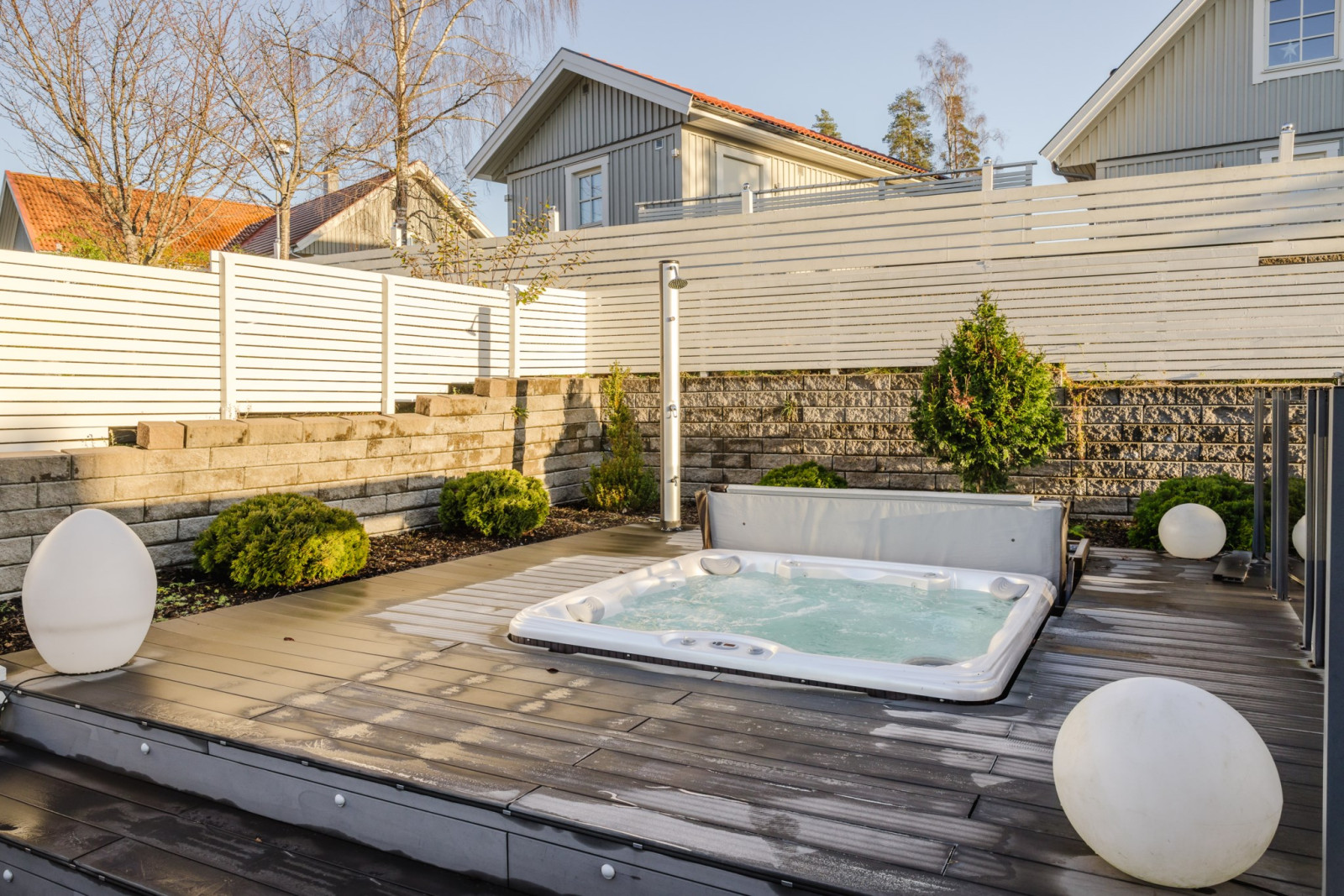 Jacuzzi Söderby torgs allé 48