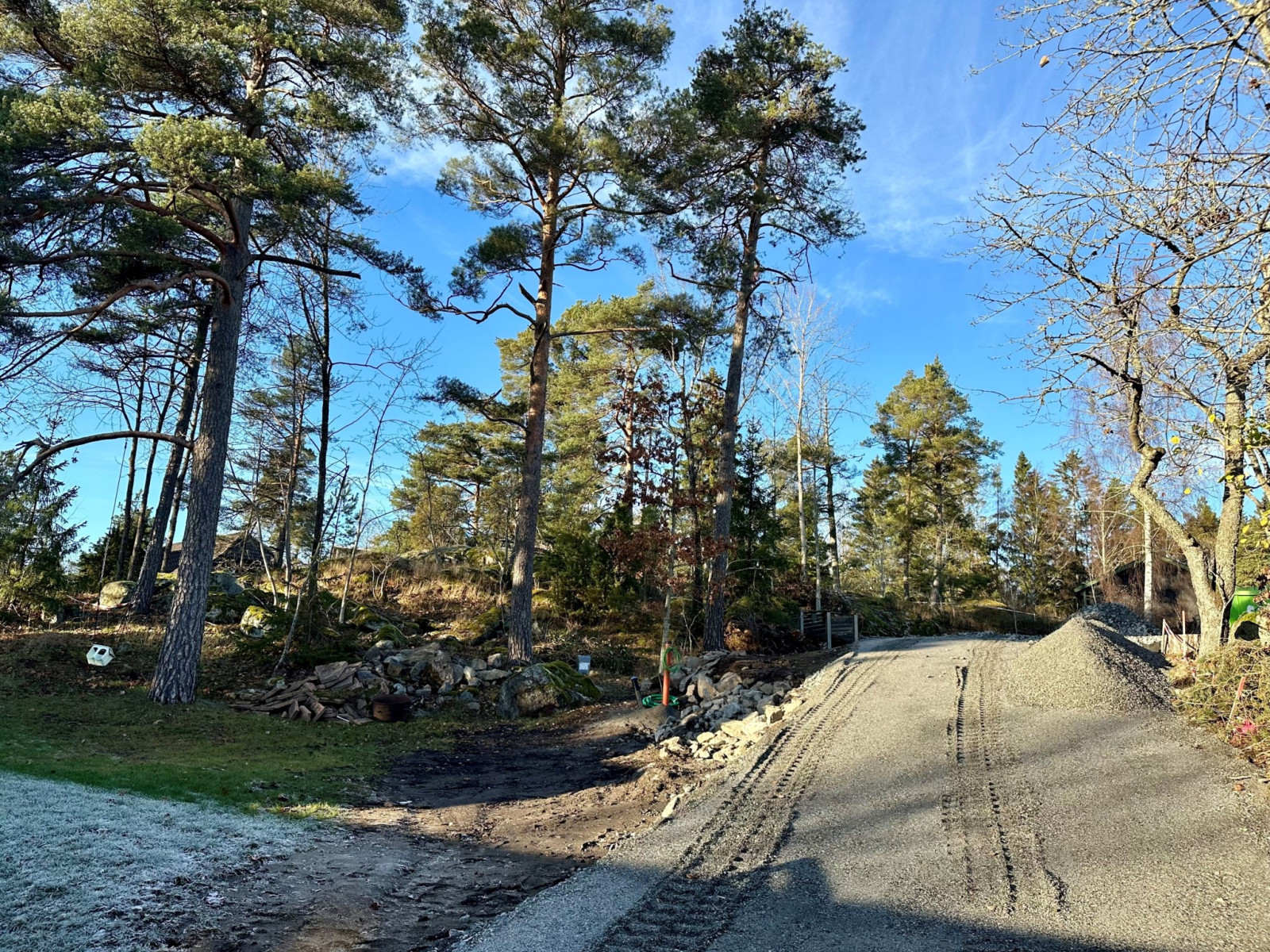 Nyanlagd grusad infart Gubbtäppevägen