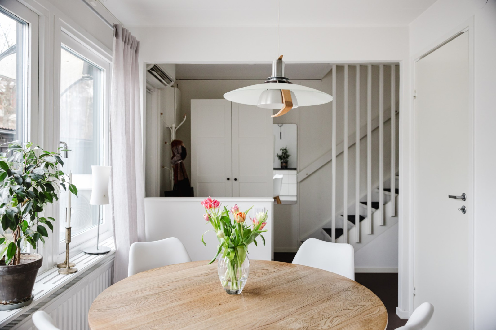 Matplats mot hall Rönningevägen 65C