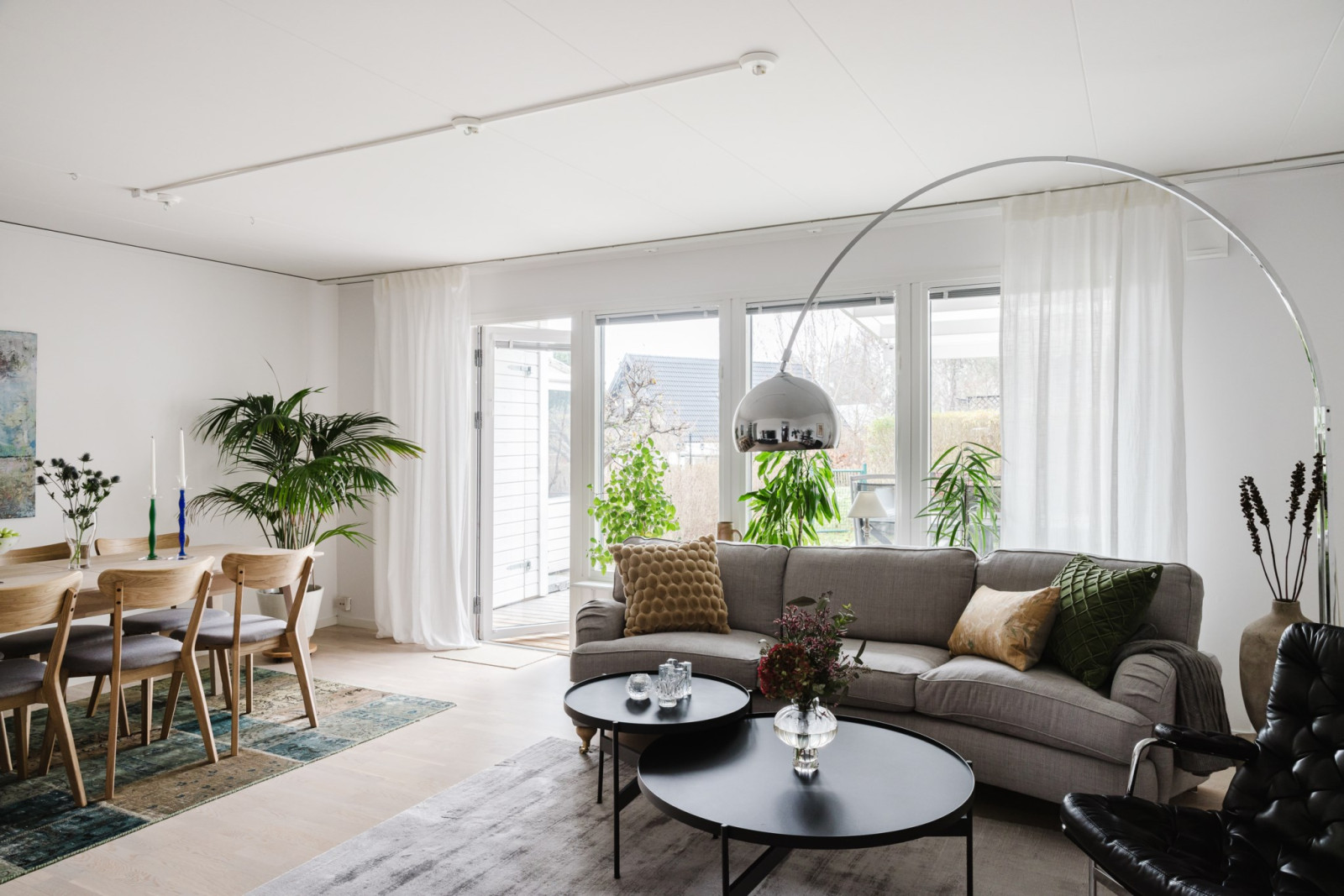 Lättmöblerat med plats för soffa och stort matbord Rönningevägen 65C