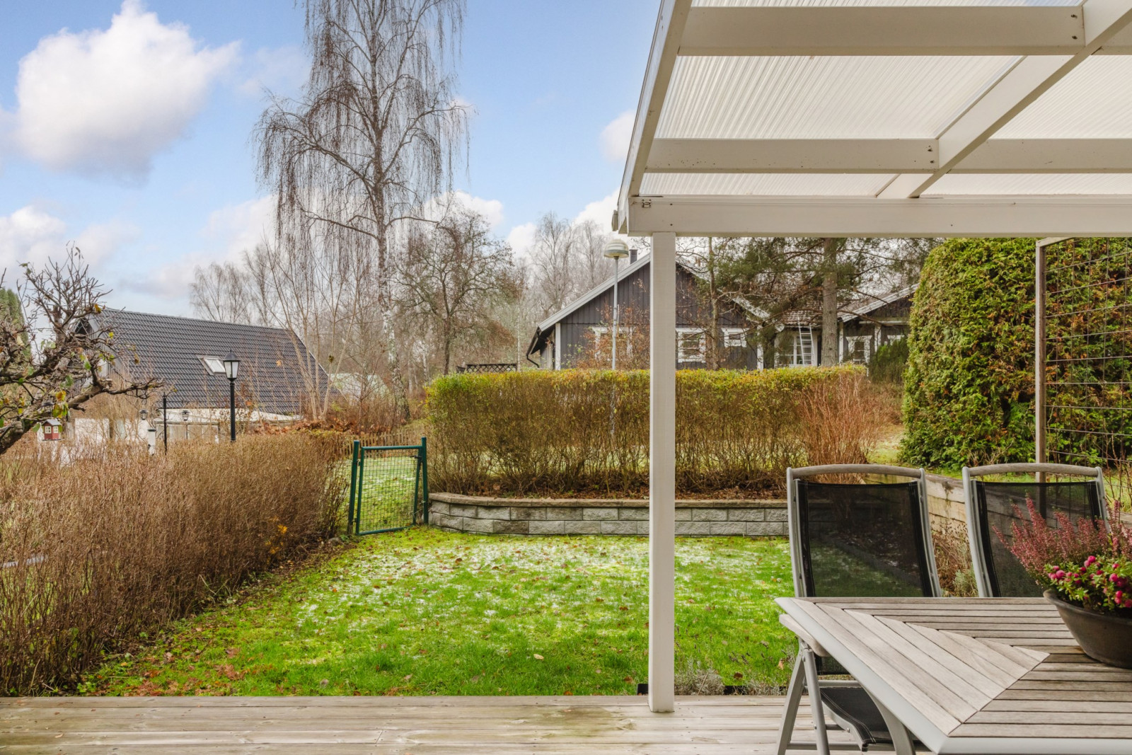 Uteplats och trädgårdstomt Rönningevägen 65C