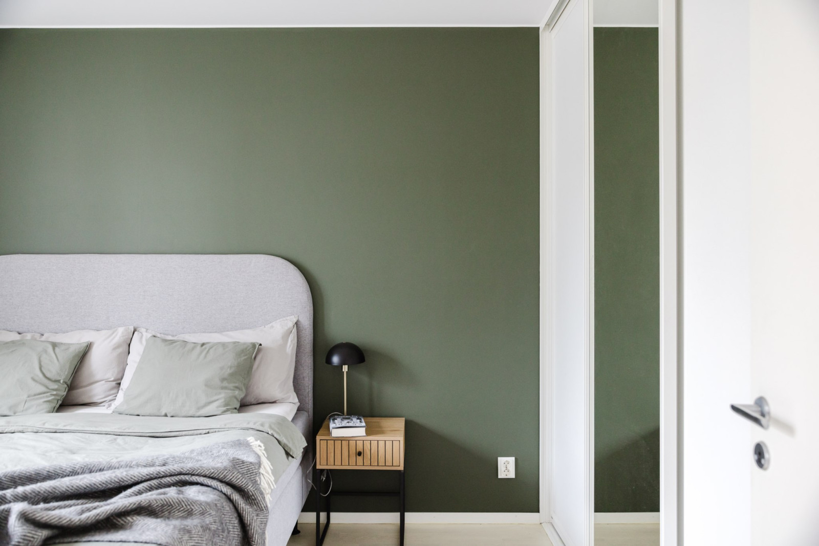 Stilrent sovrum Rönninge Torg 13