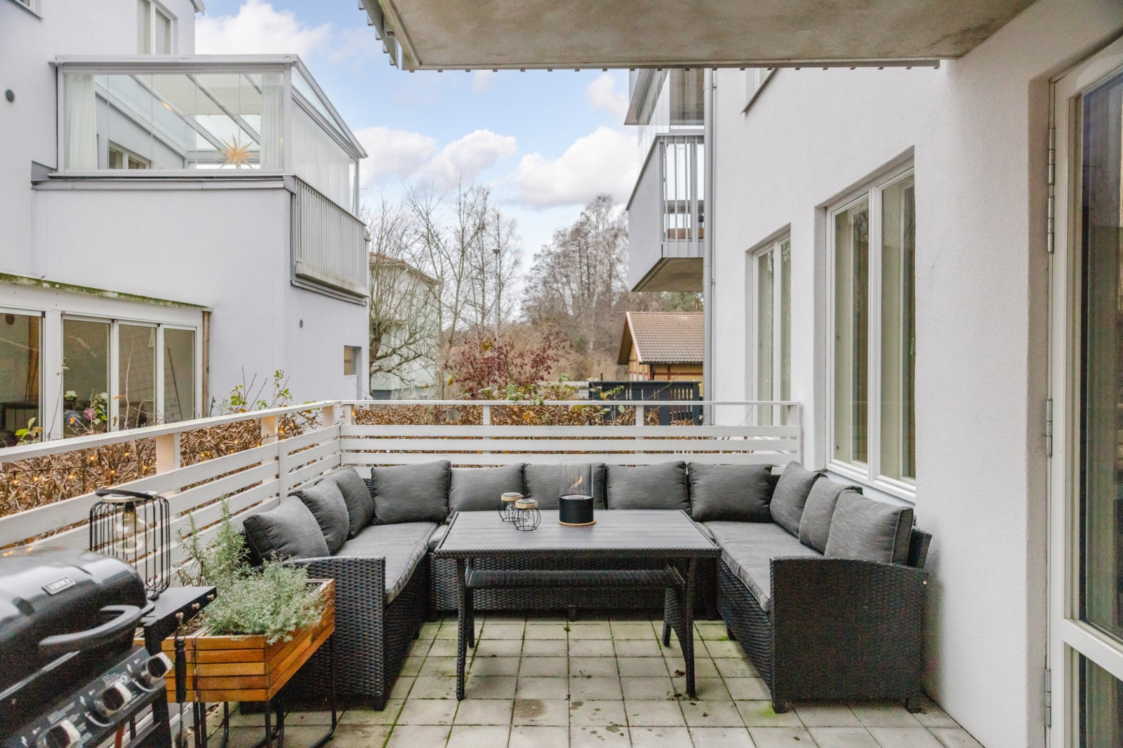 Plats för grill och stor loungegrupp Rönninge Torg 13