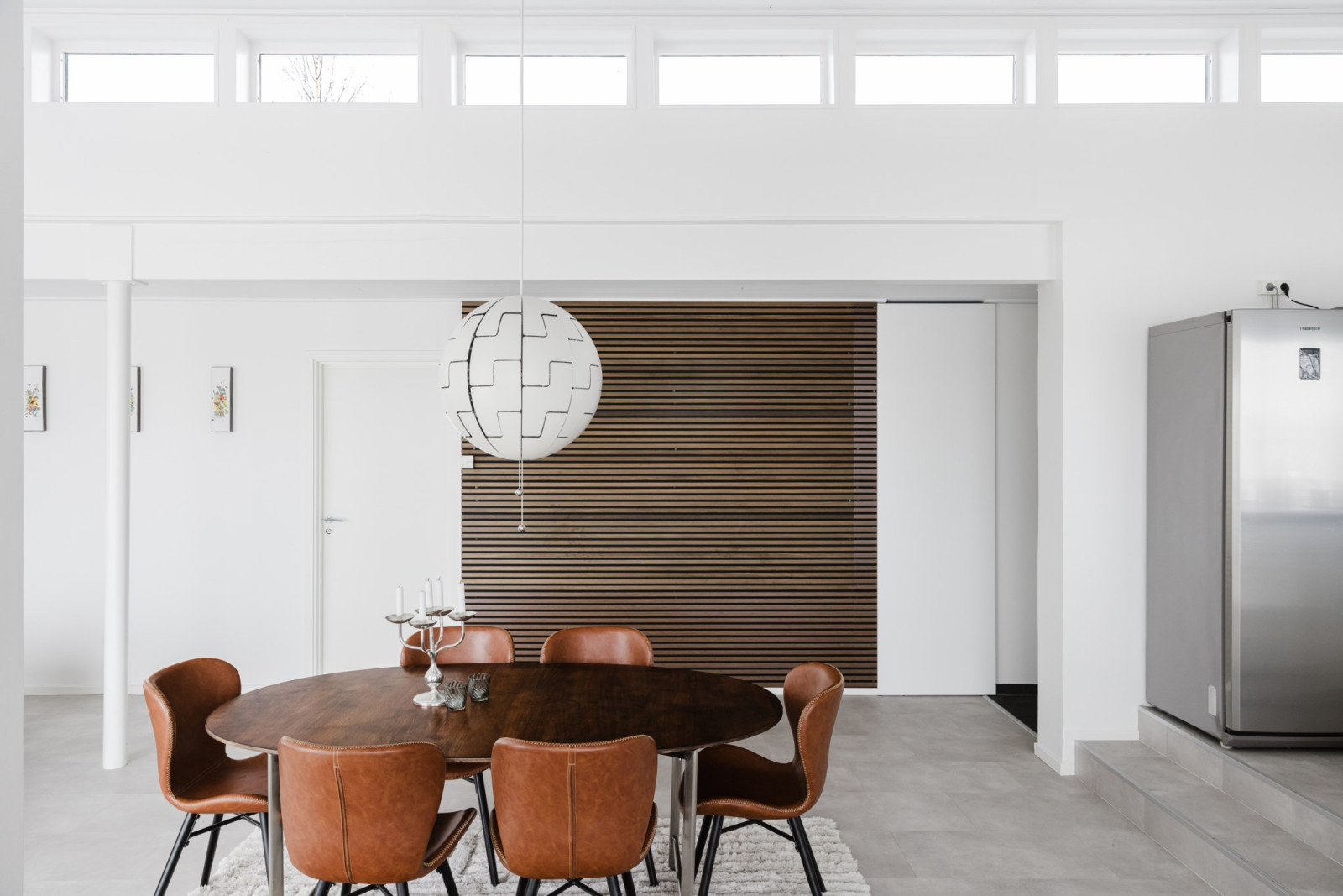 Rymlig matplats med högt i tak Engelsbergsvägen 20