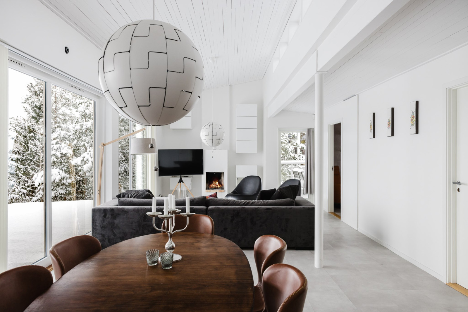 Matplats och vardagsrum Engelsbergsvägen 20