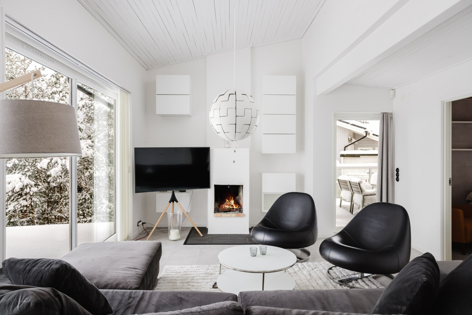 Vardagsrum med utgång till uteplats Engelsbergsvägen 20