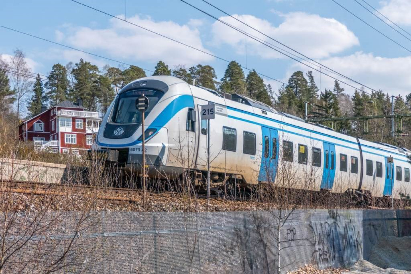 Pendeltåg stationen Tallsätravägen 15B