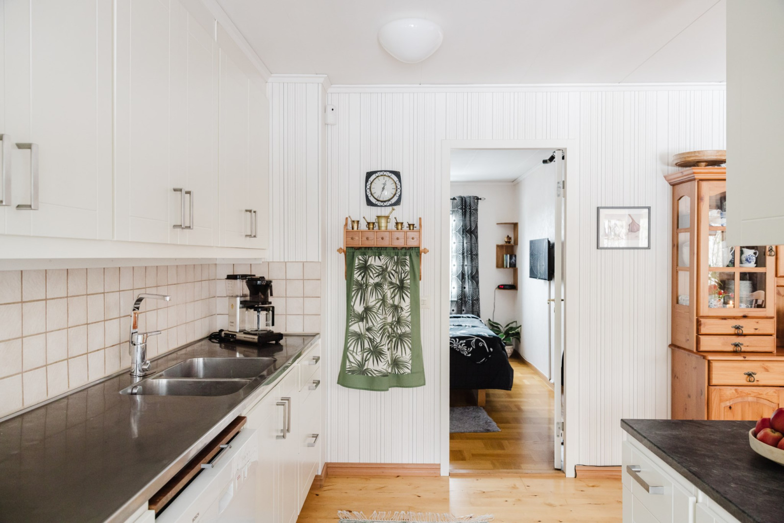 Kök mot sovrum 4 Fasanstigen 46