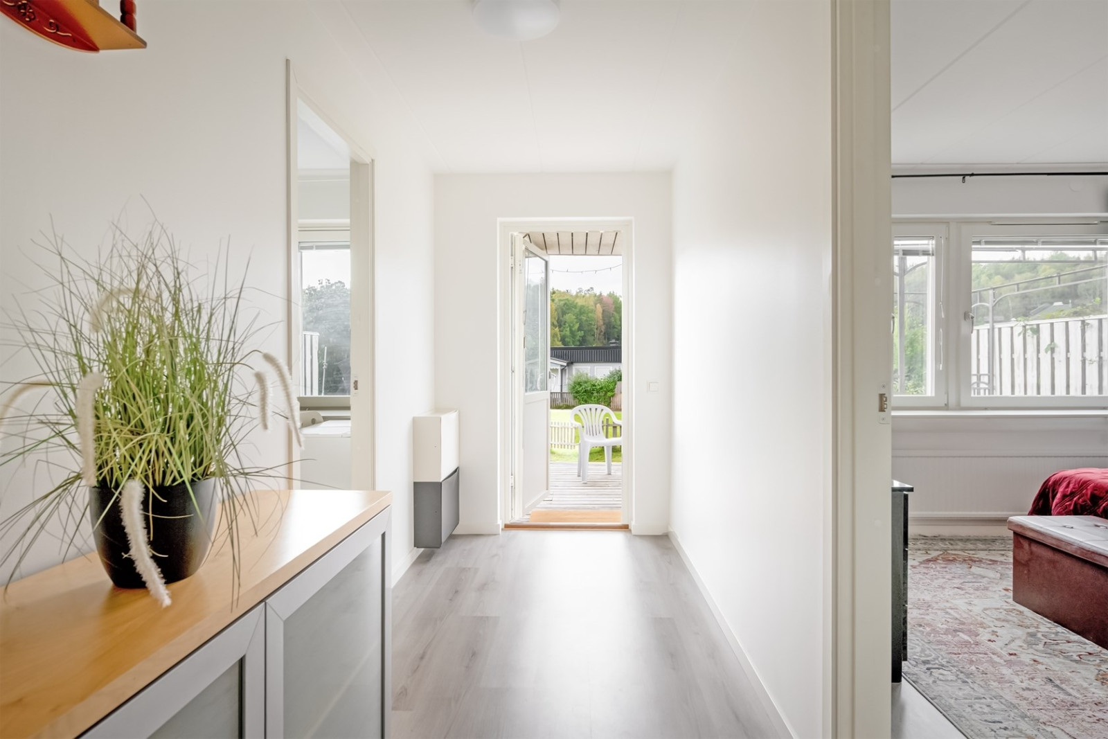 Hall mot baksida på nedre plan Murarstigen 52