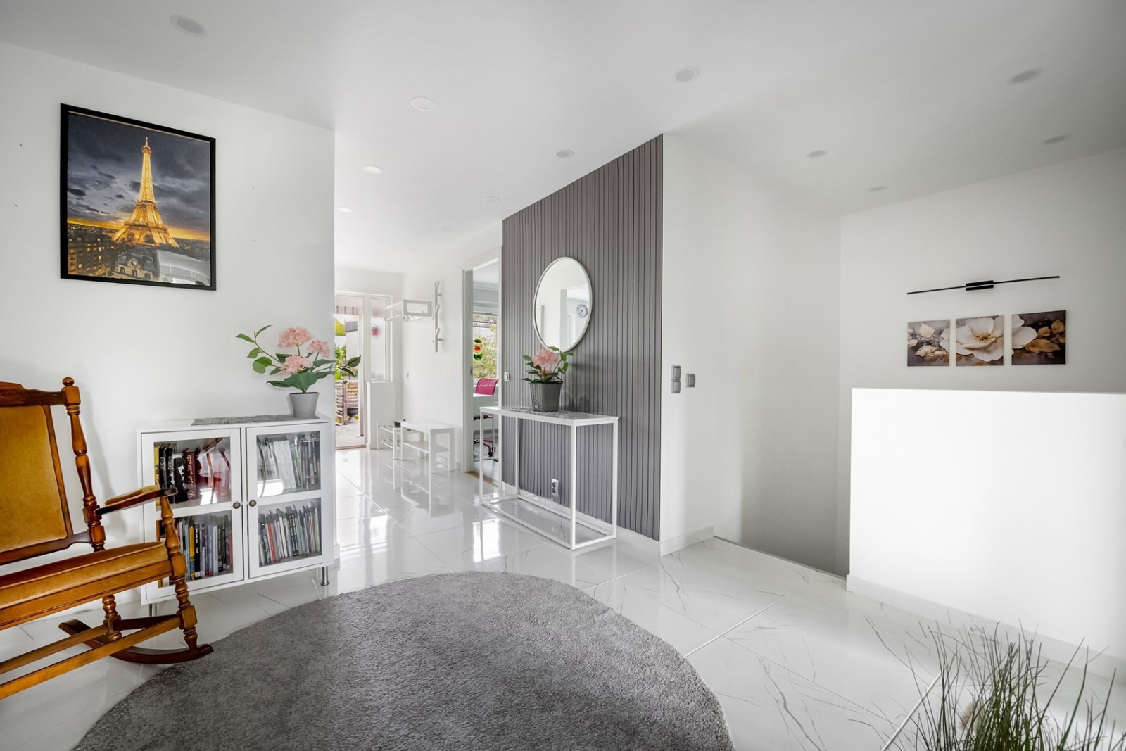 Rymlig och möblerbar innerhall Murarstigen 52