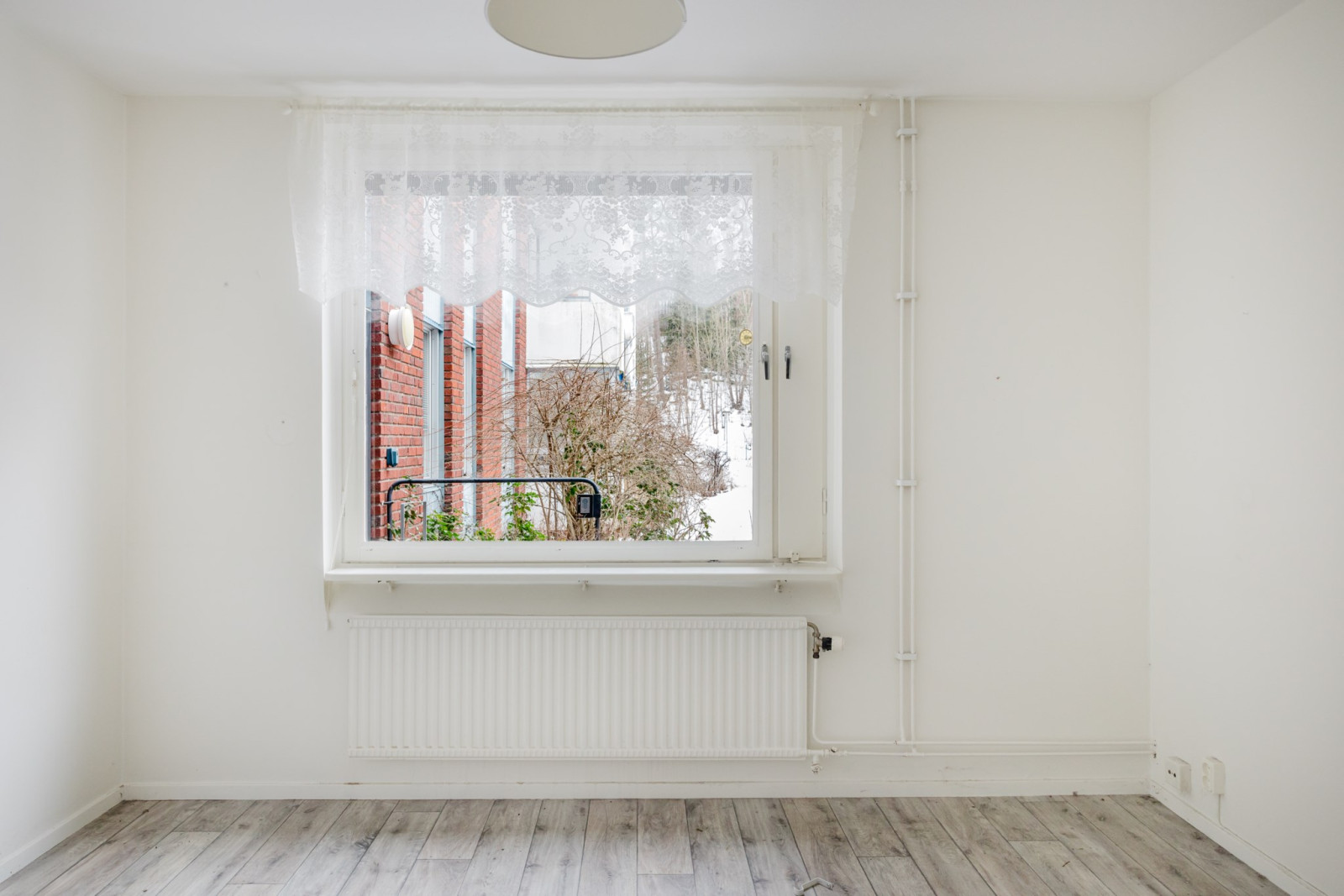 Sovrum Emanuel Birkes väg 6