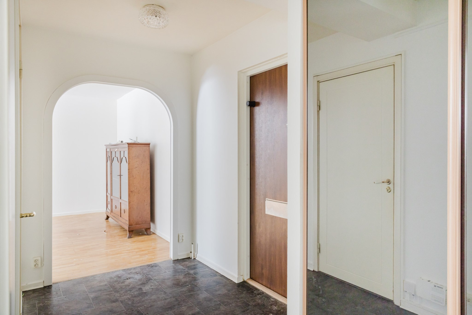 Hall Emanuel Birkes väg 6