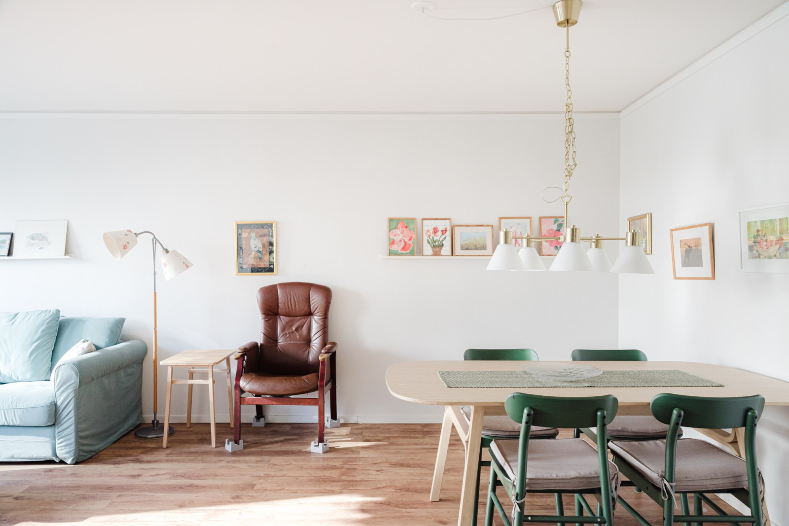 Vardagsrum med matplats Emanuel Birkes väg 4