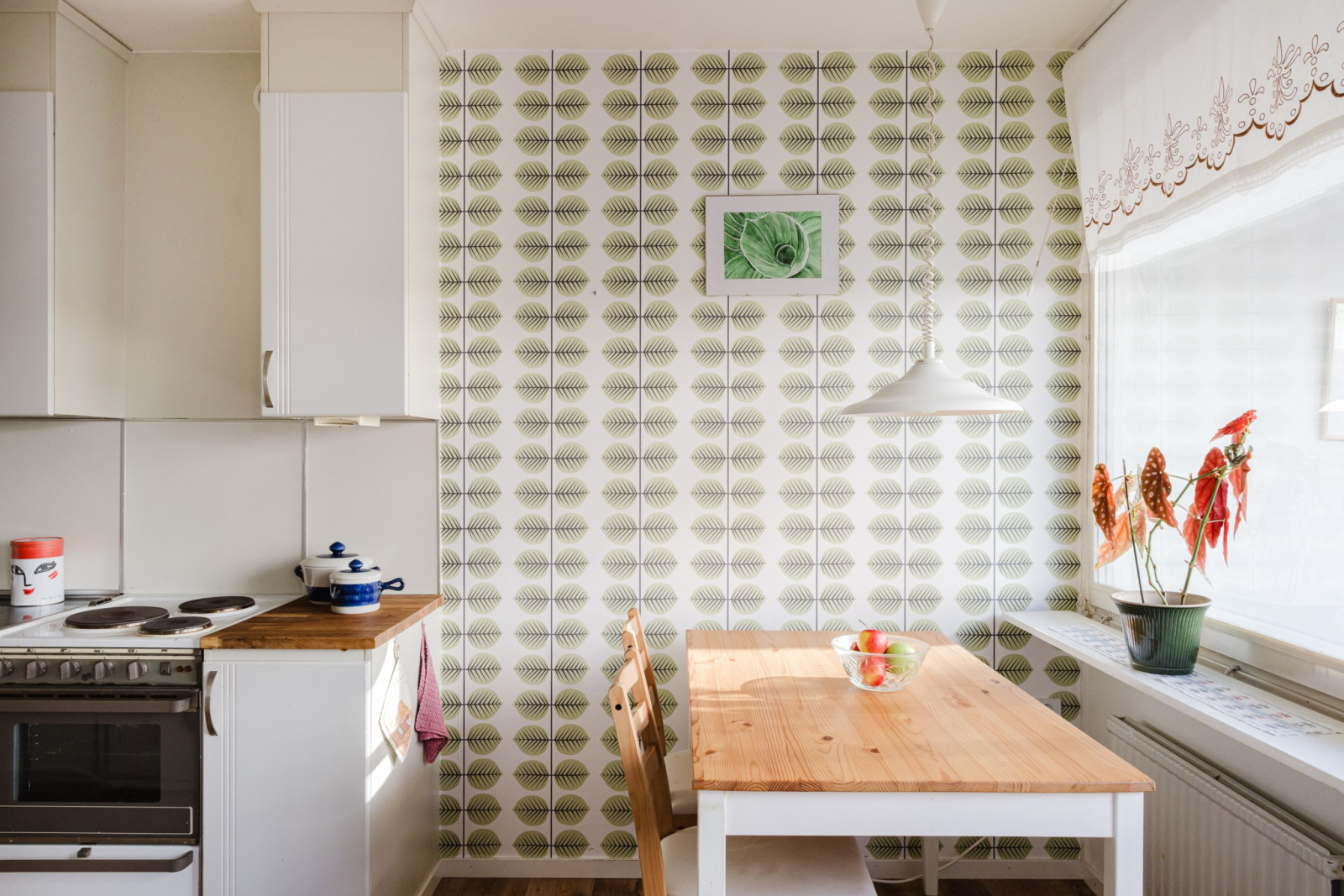 Matplats intill köket Emanuel Birkes väg 4