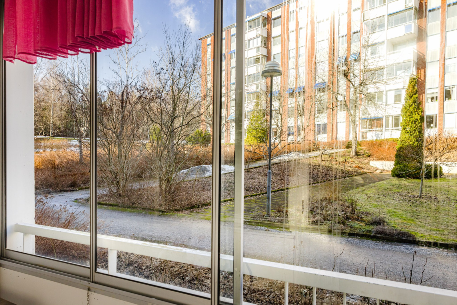 Utsikt mot föreningens innergård Emanuel Birkes väg 4