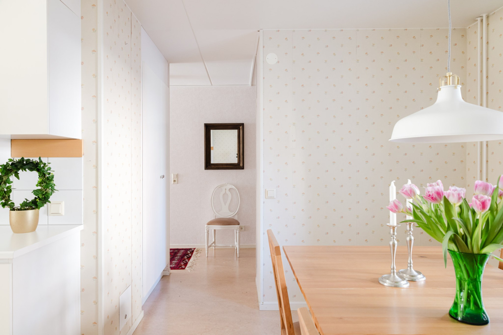 Matplats mot hall Fredsgatan 8