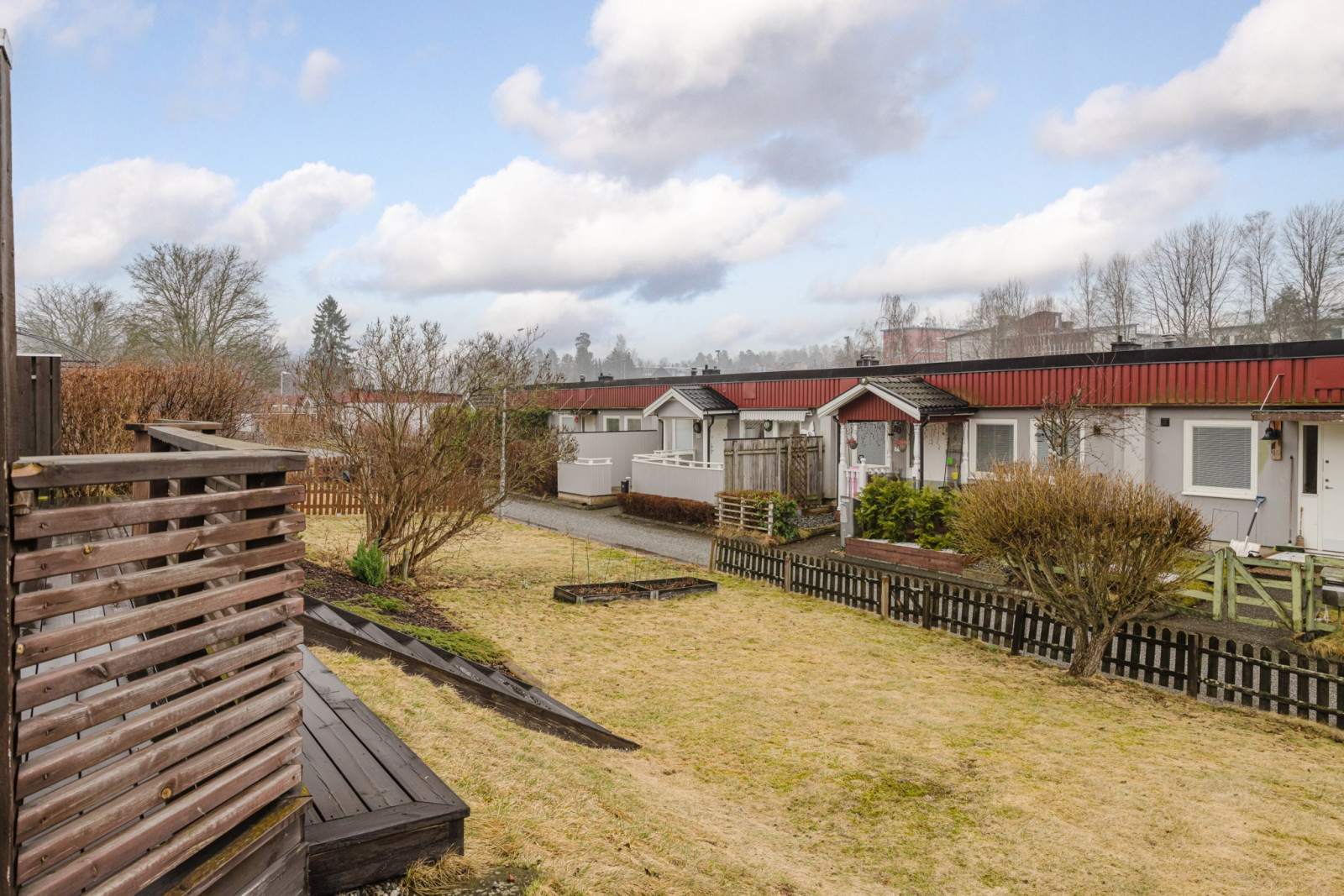 Stor solig trädgårdstomt Jägarstigen 18