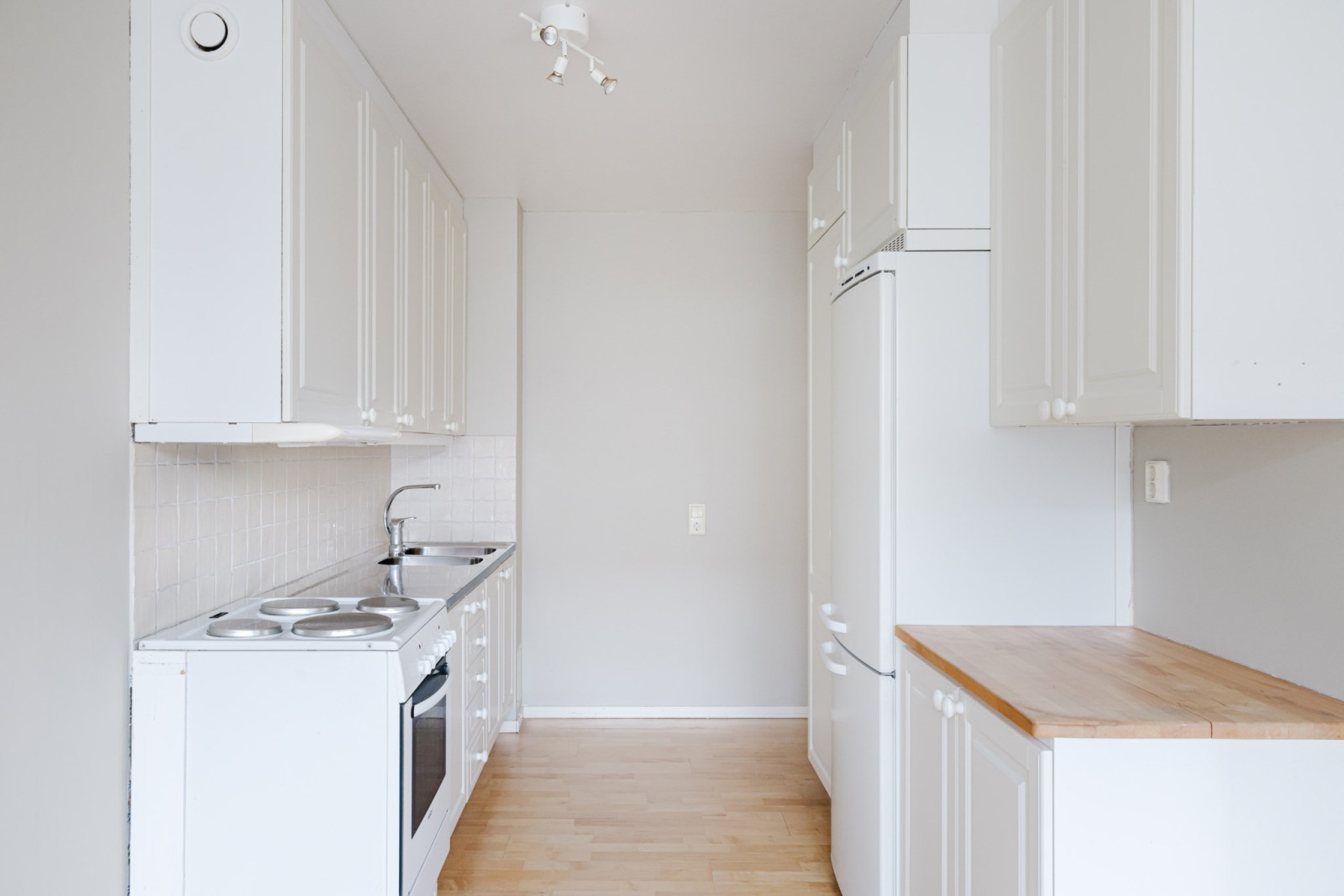 Gott om förvaring och arbetsytor Emanuel Birkes väg 5