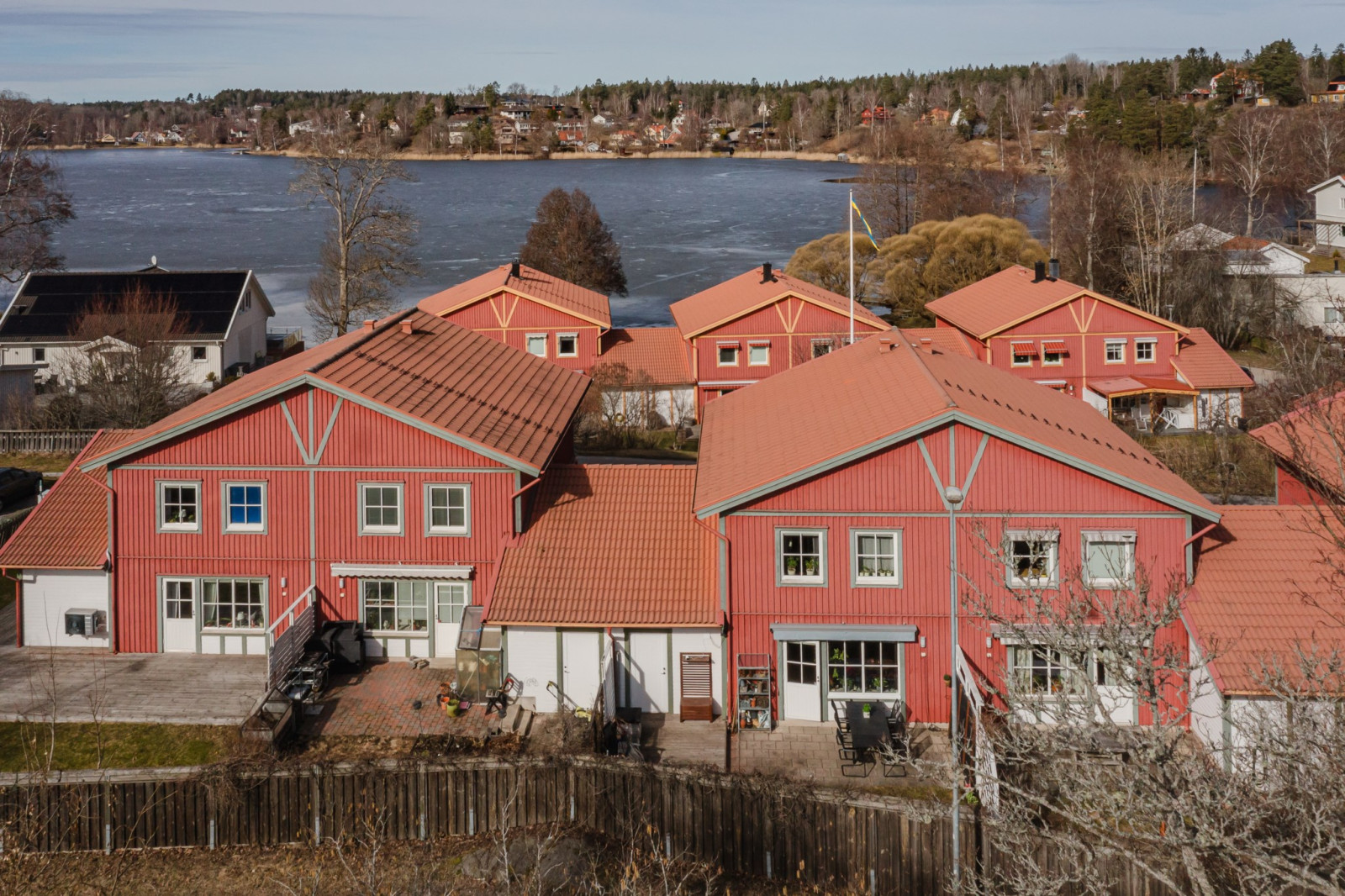 Sjönära läge ett stenkast från Rönninge centrum Westerdahlsvägen 39