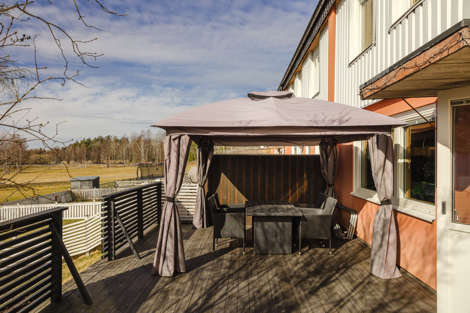 Uteplats baksida Bondestigen 51