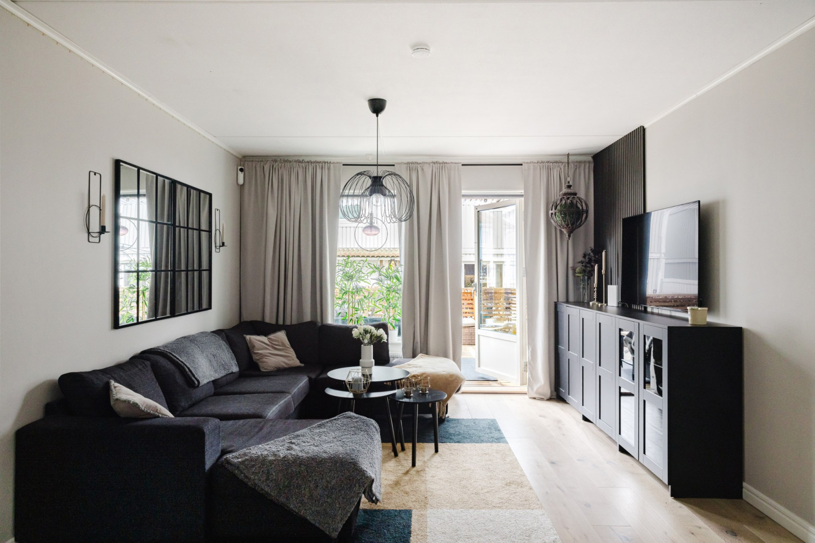 Vardagsrum med utgång till uteplats Mosshagestigen 44