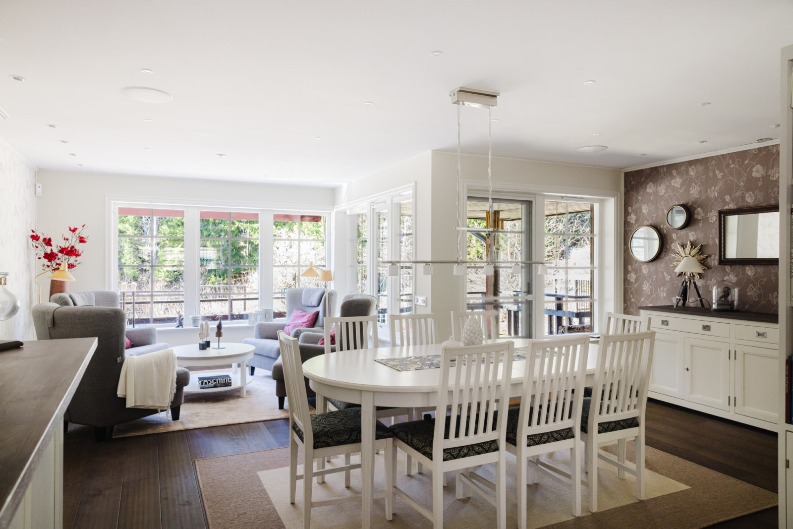 Vardagsrum med matplats Nytorpsvägen 38