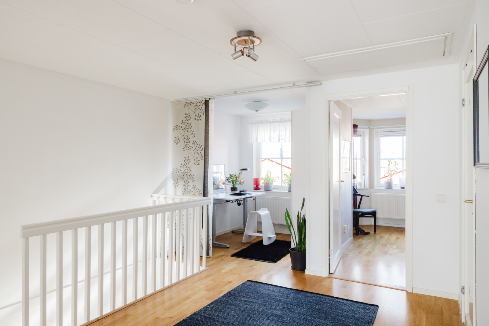 Hall uppe med utrymme för hemmakontor Westerdahlsvägen 39