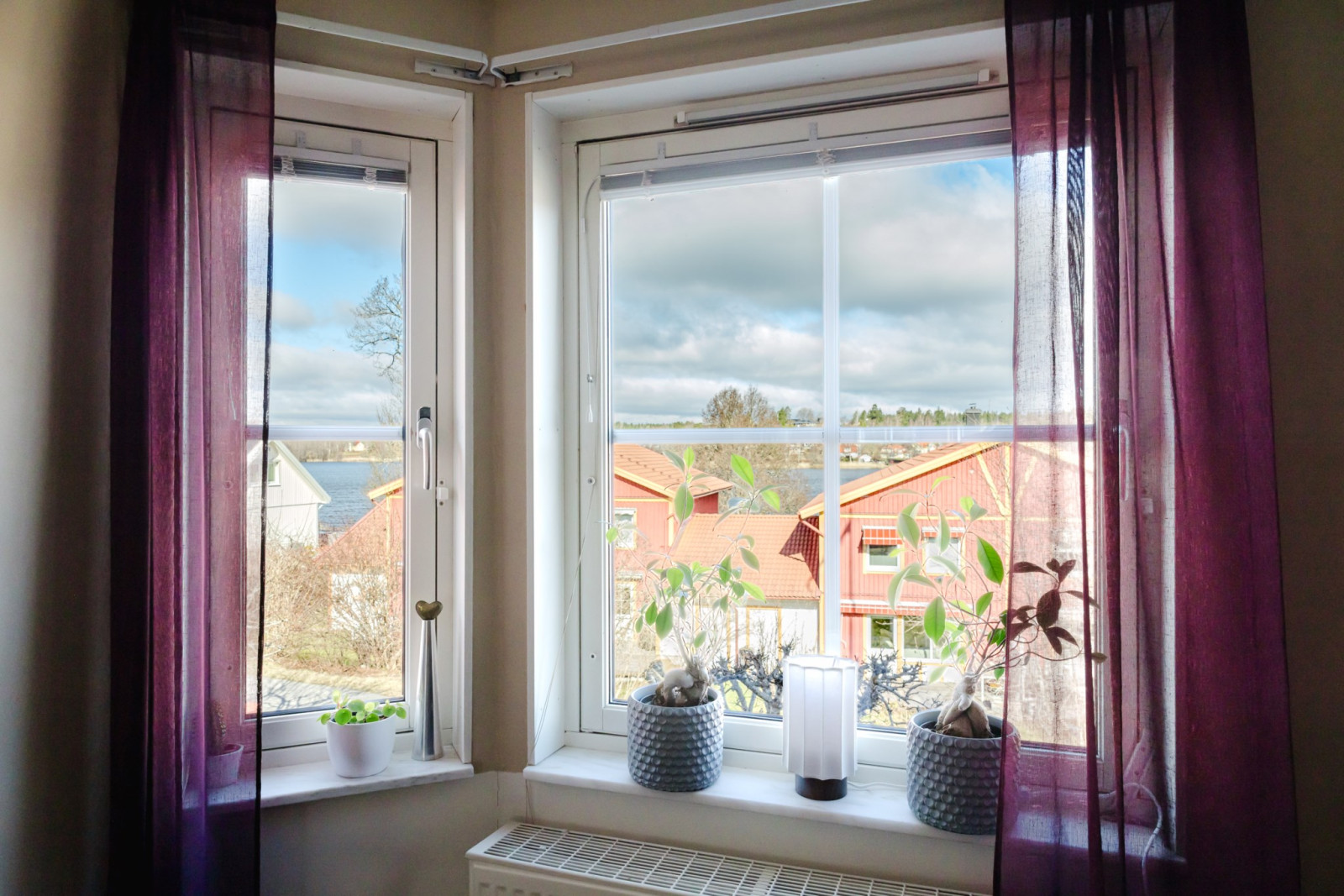 Utsikt från övervåningen mot sjön Westerdahlsvägen 39