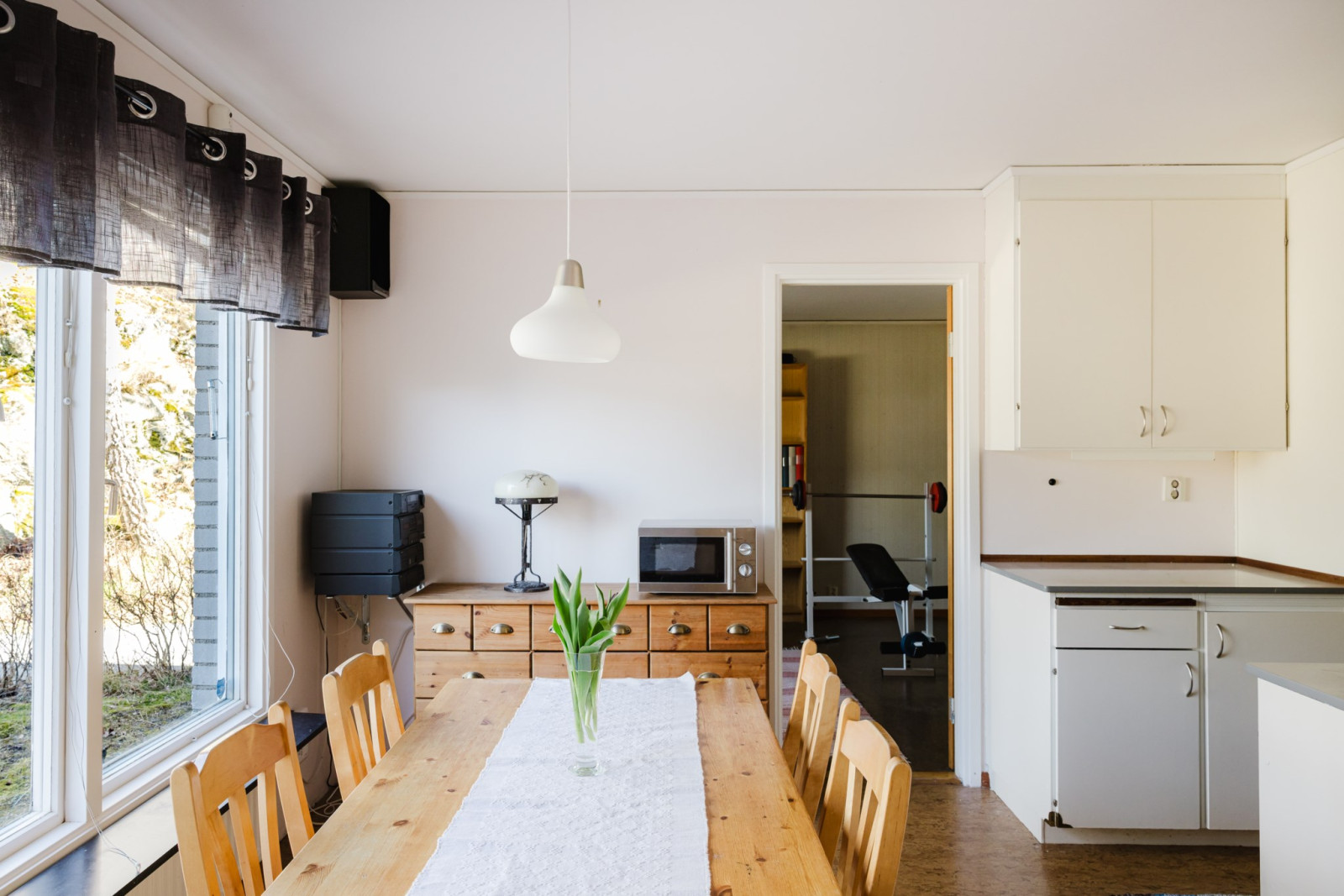 Matplats och kök Ekbacksvägen 11