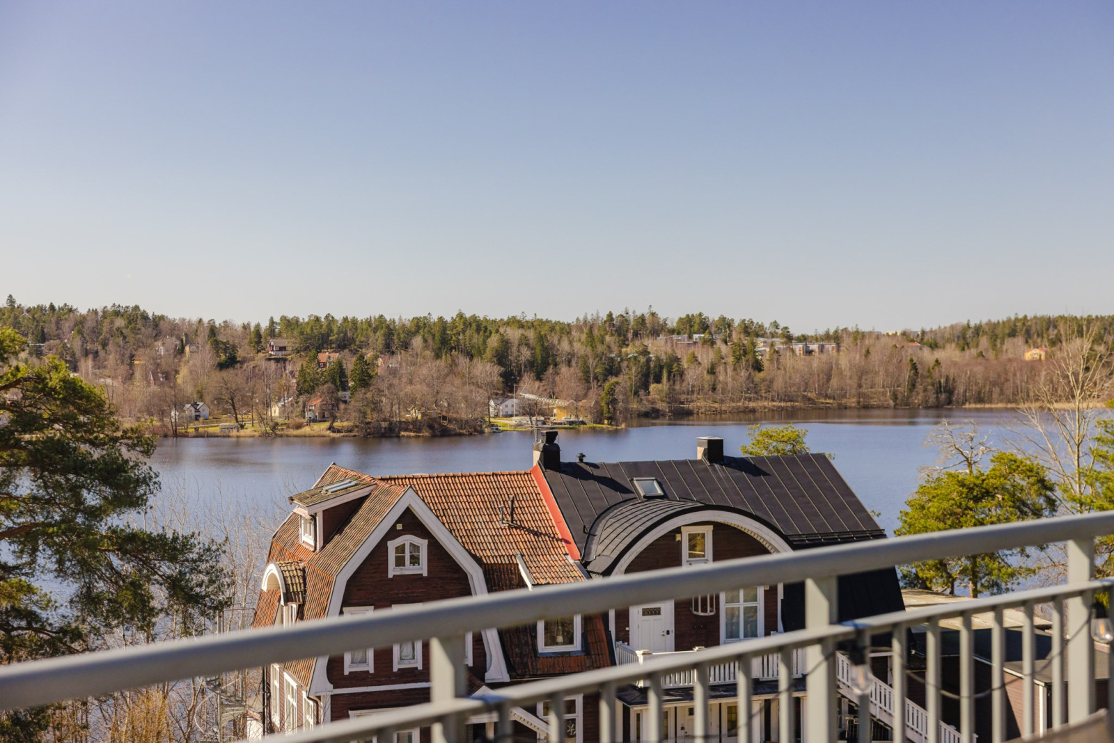 Terrass med sjöutsikt Rönningevägen 2A