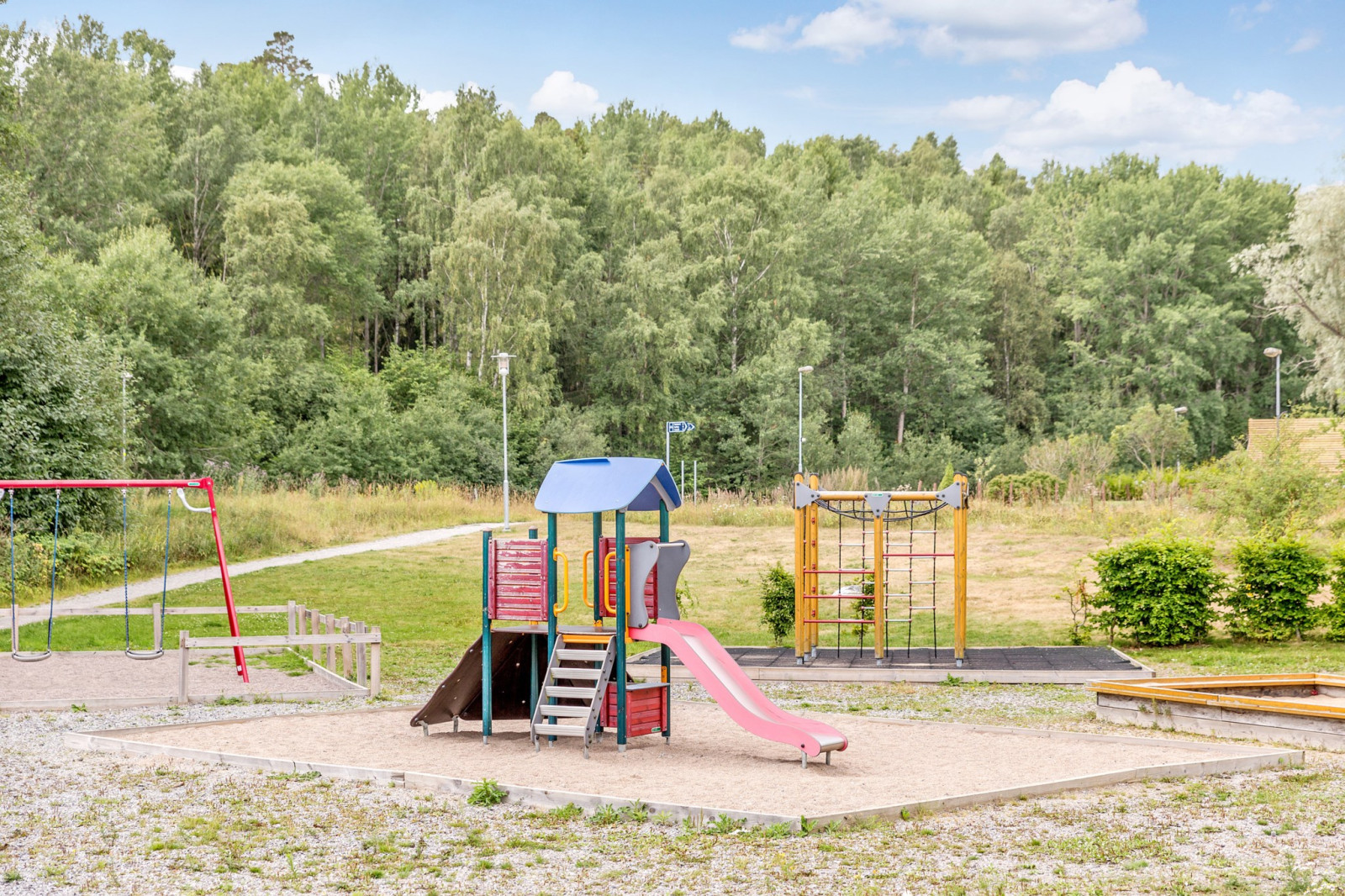 Lekplats utanför knuten Trädgårdsmästarstigen 10